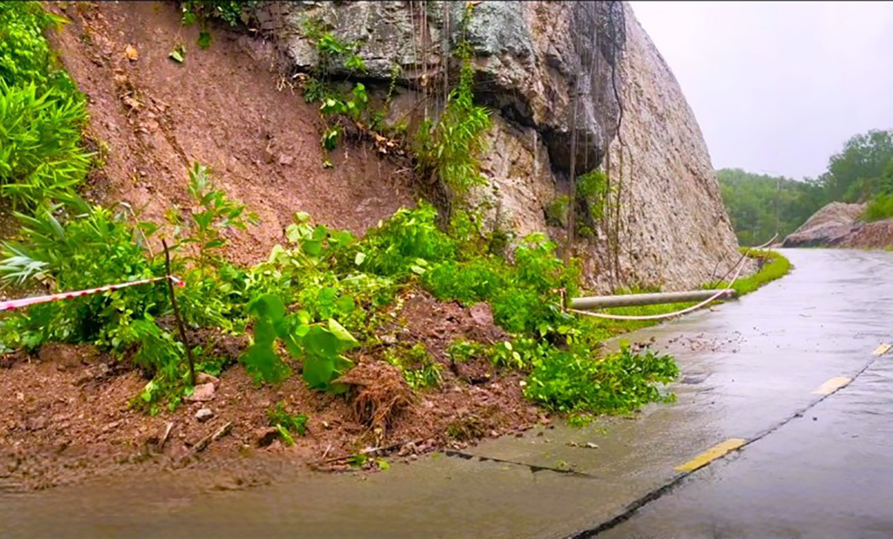 Mưa lớn gây ngập ở một số địa phương